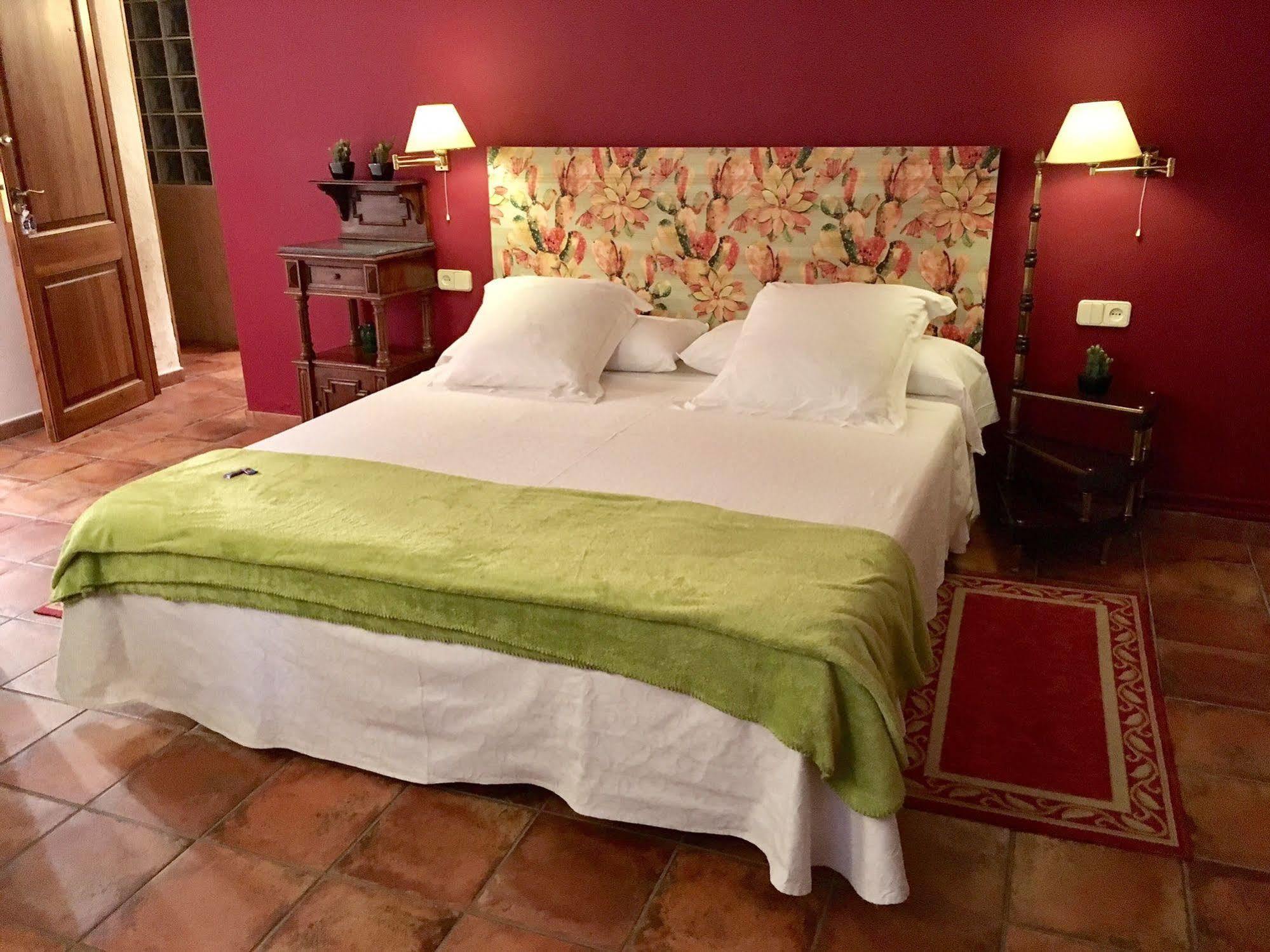 Mas De Baix Hotel Cabrils Luaran gambar