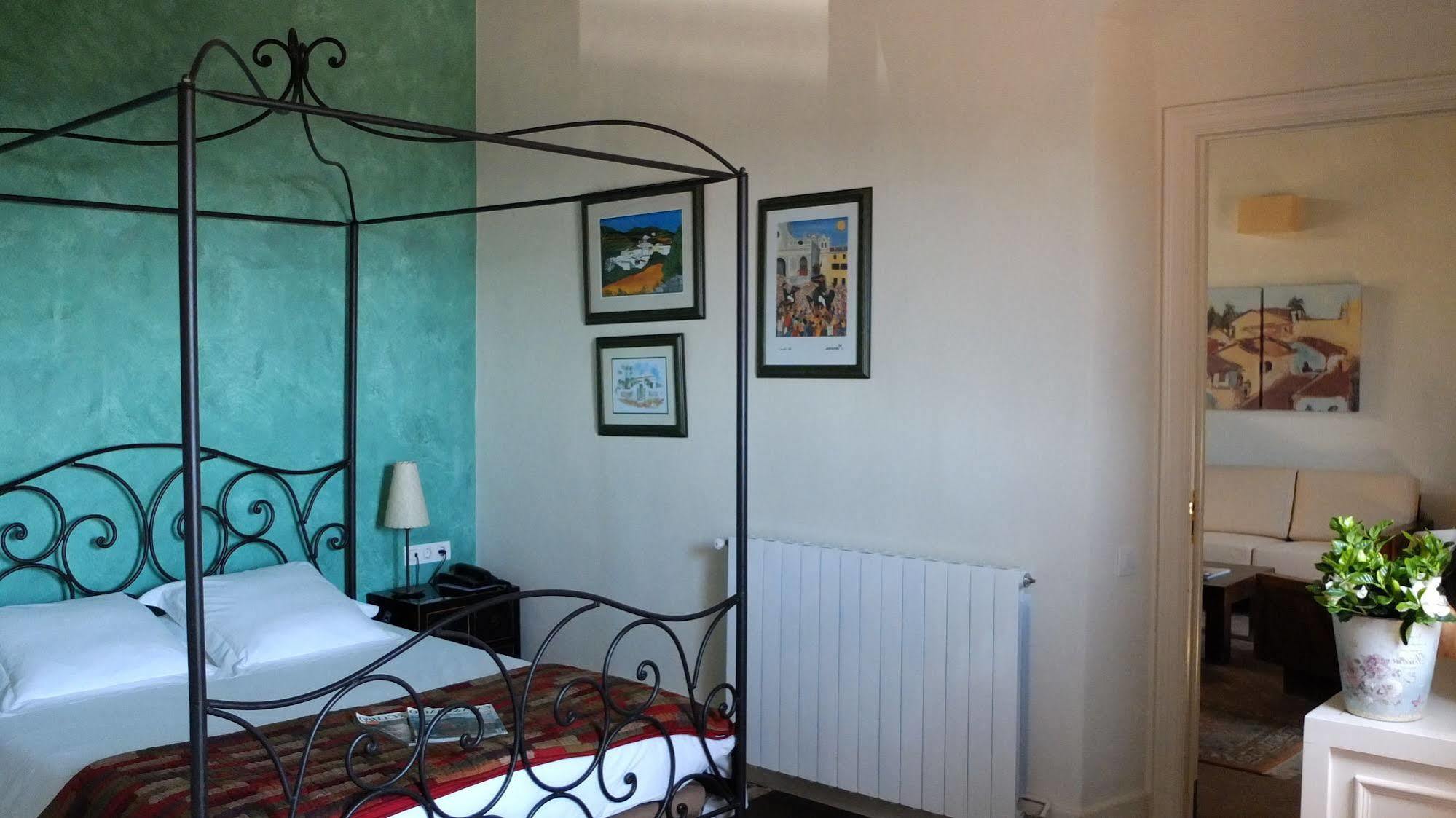 Mas De Baix Hotel Cabrils Luaran gambar